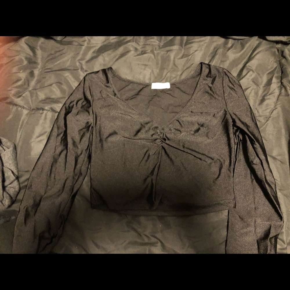 Long sleeve crop top
